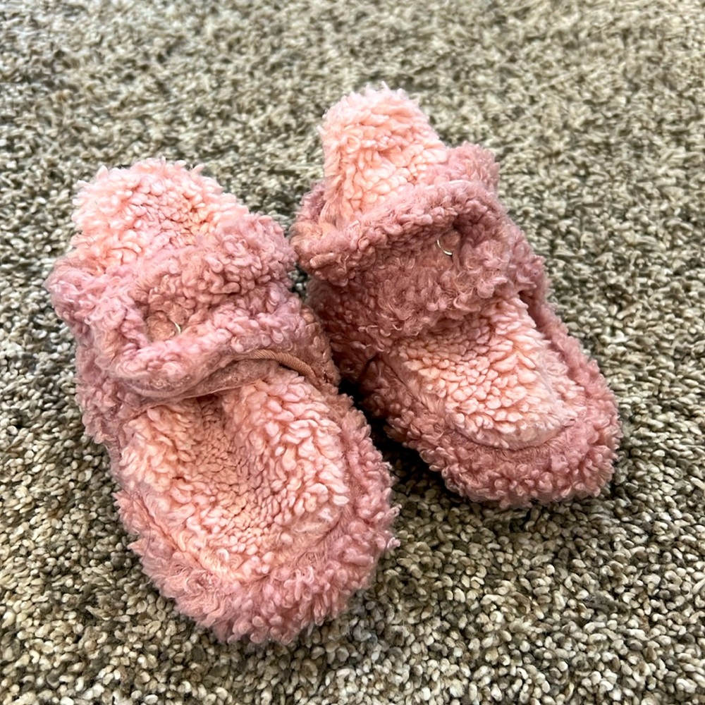 Robeez Sherpa Snap Booties